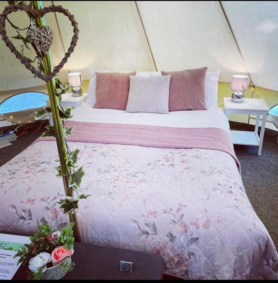 Oxford Riverside Glamping Экстерьер фото