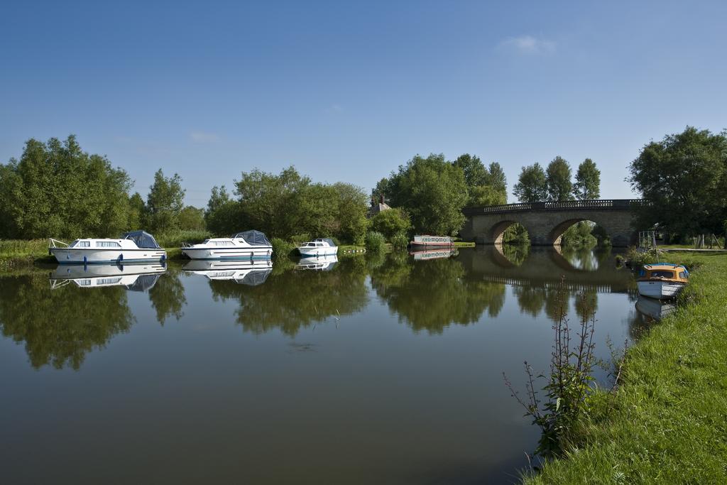 Oxford Riverside Glamping Экстерьер фото