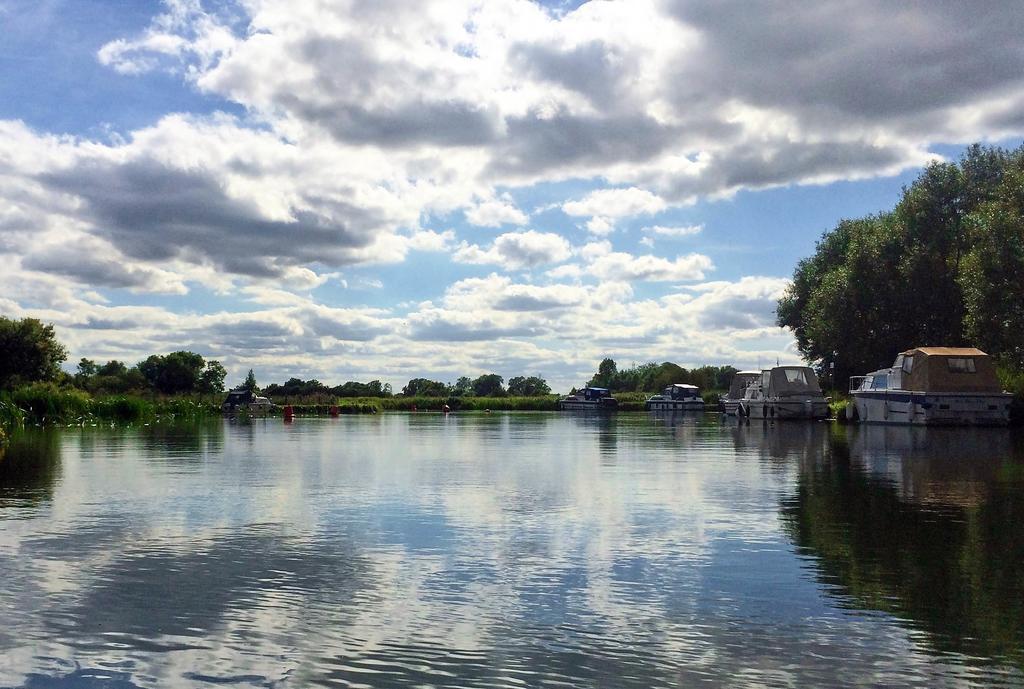 Oxford Riverside Glamping Экстерьер фото
