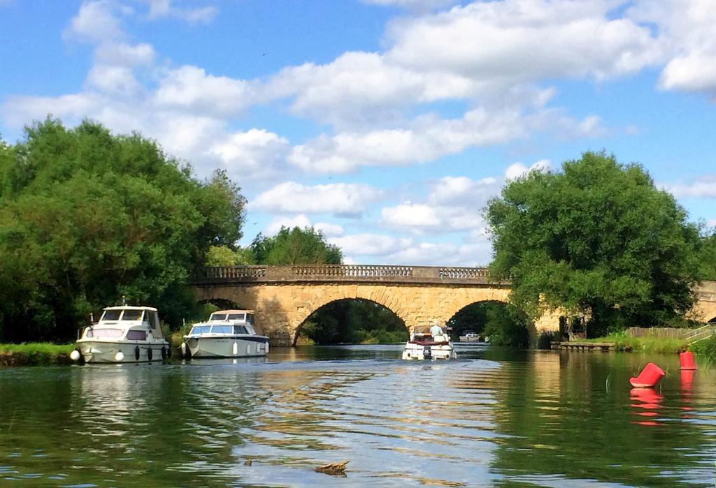 Oxford Riverside Glamping Экстерьер фото