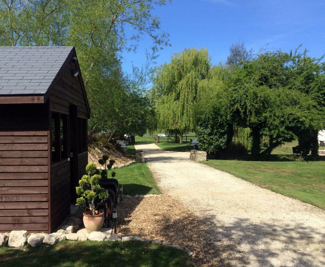 Oxford Riverside Glamping Экстерьер фото